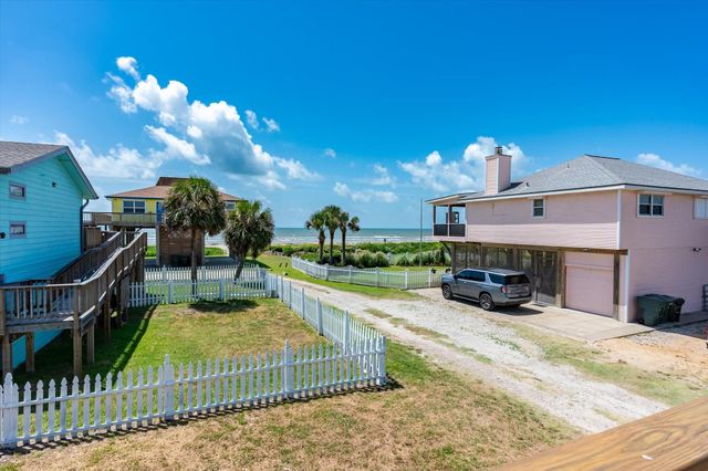 21211 Gulf Dr Drive, Galveston, TX 77554