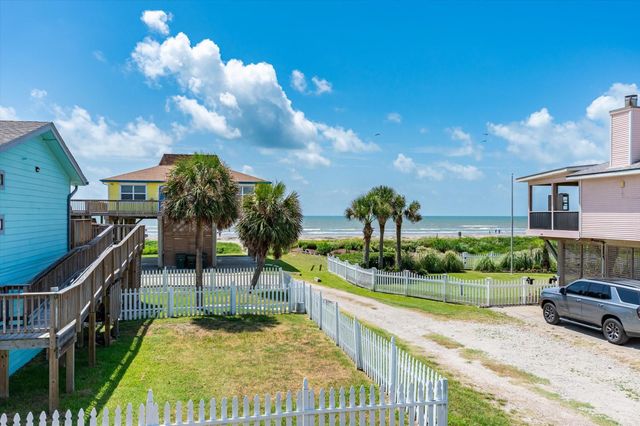 21211 Gulf Dr Drive, Galveston, TX 77554