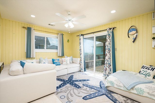 21211 Gulf Dr Drive, Galveston, TX 77554