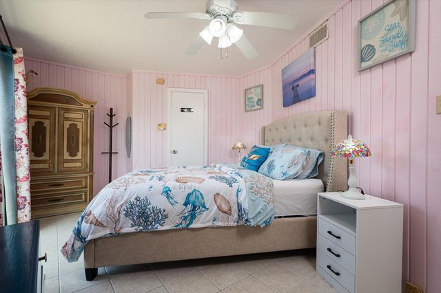 21211 Gulf Dr Drive, Galveston, TX 77554