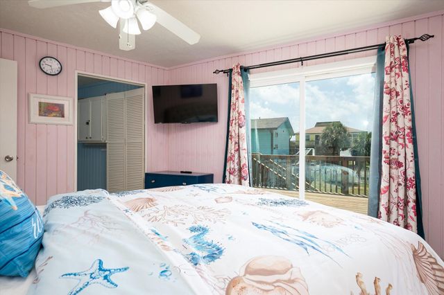 21211 Gulf Dr Drive, Galveston, TX 77554