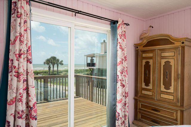 21211 Gulf Dr Drive, Galveston, TX 77554