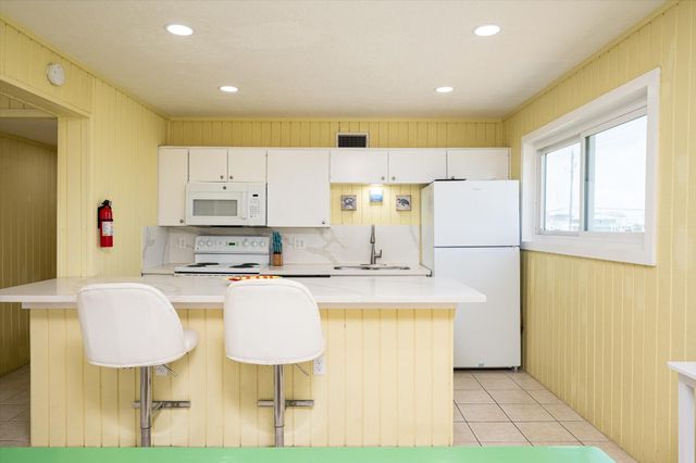 21211 Gulf Dr Drive, Galveston, TX 77554