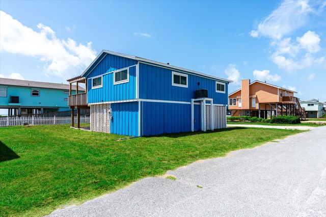 21211 Gulf Dr Drive, Galveston, TX 77554