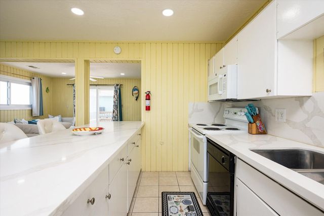 21211 Gulf Dr Drive, Galveston, TX 77554