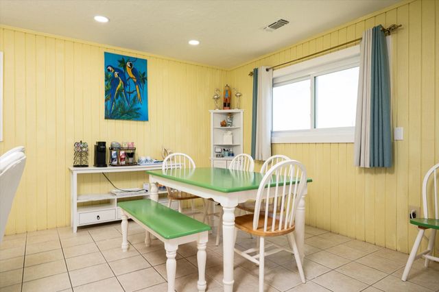 21211 Gulf Dr Drive, Galveston, TX 77554