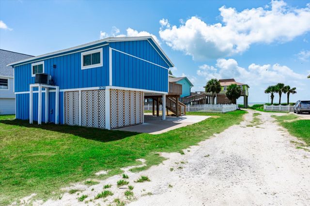 21211 Gulf Dr Drive, Galveston, TX 77554