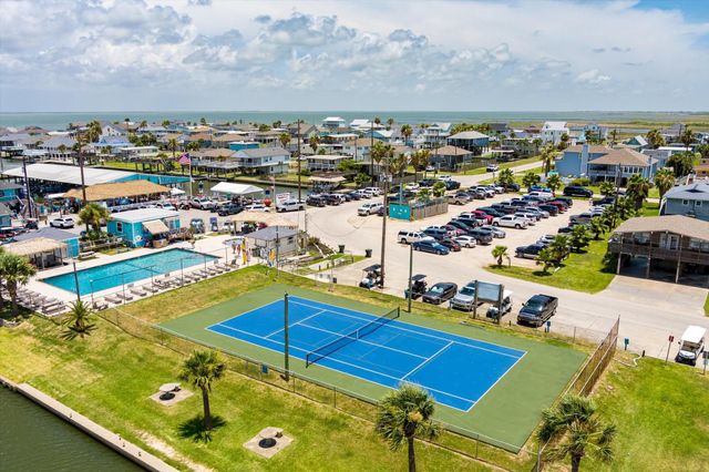 21211 Gulf Dr Drive, Galveston, TX 77554