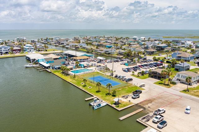 21211 Gulf Dr Drive, Galveston, TX 77554