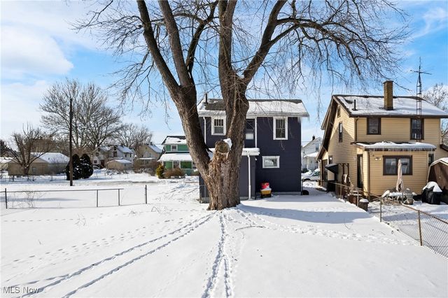 1824 Root Avenue NE, Canton, OH 44705