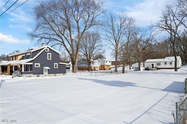 1824 Root Avenue NE, Canton, OH 44705