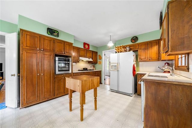 2718 Breckenridge NE Way, Atlanta, GA 30345