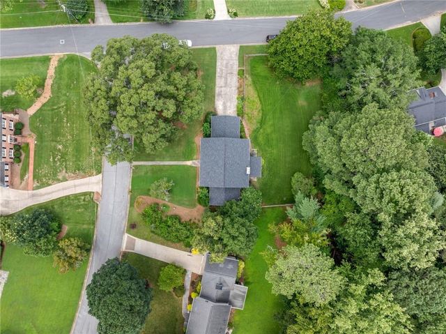 2718 Breckenridge NE Way, Atlanta, GA 30345