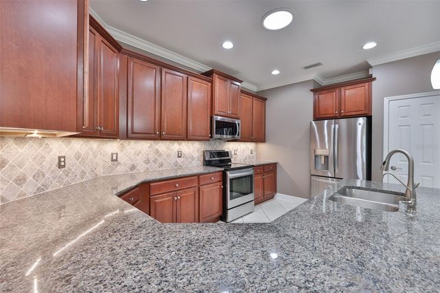 2203 OAKLEY GREEN DRIVE 45, Sun City Center, FL 33573