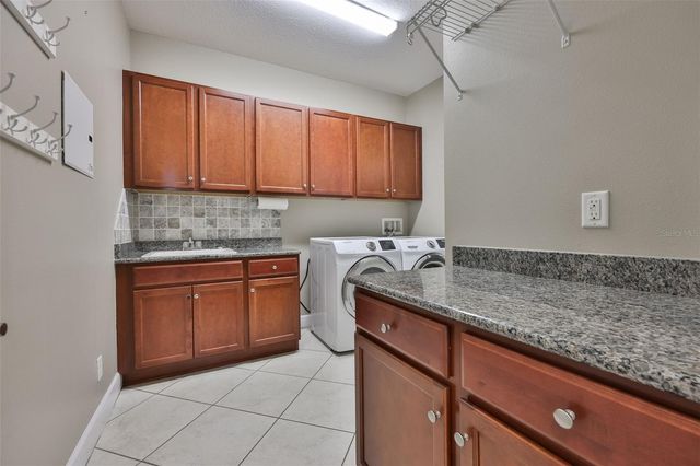 2203 OAKLEY GREEN DRIVE 45, Sun City Center, FL 33573