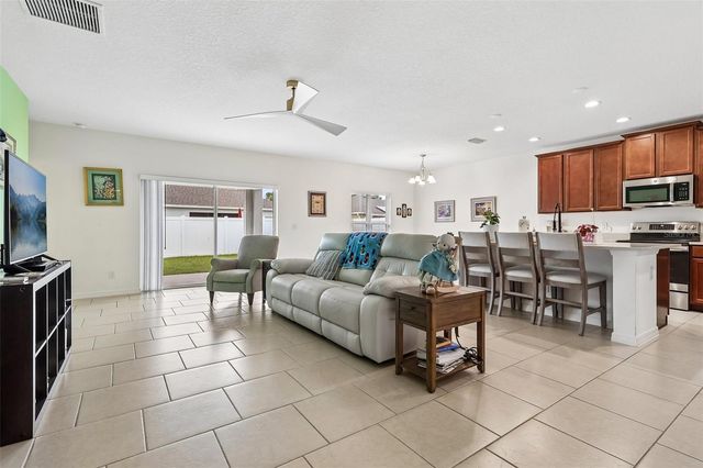 833 AVENAL LANE, Davenport, FL 33837