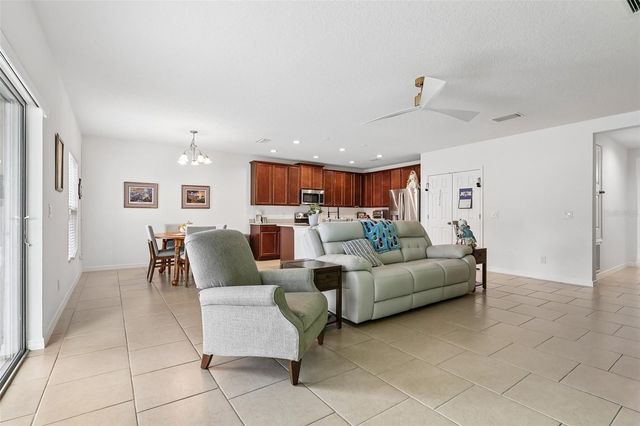 833 AVENAL LANE, Davenport, FL 33837