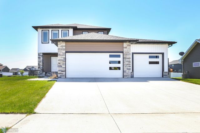 2427 Harbor Lane, West Fargo, ND 58078