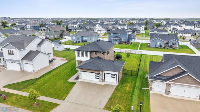 2427 Harbor Lane, West Fargo, ND 58078