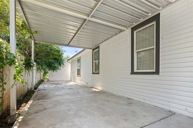 703 N Jester Avenue, Dallas, TX 75211