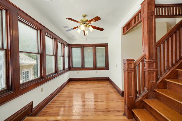 340 S 8th St, Salina, KS 67401