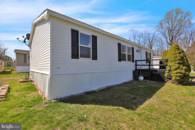 327 OAK ST, Hamburg, PA 19526