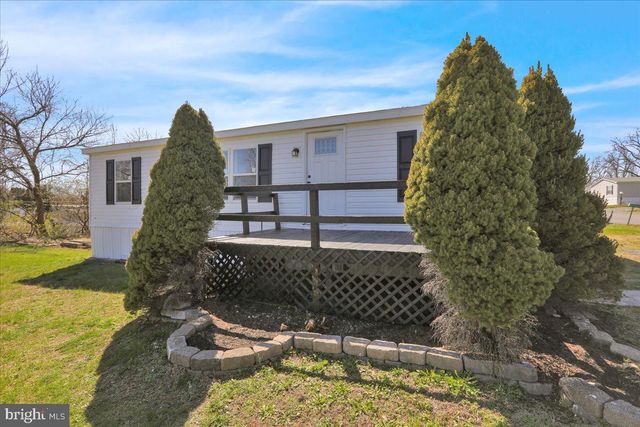 327 OAK ST, Hamburg, PA 19526
