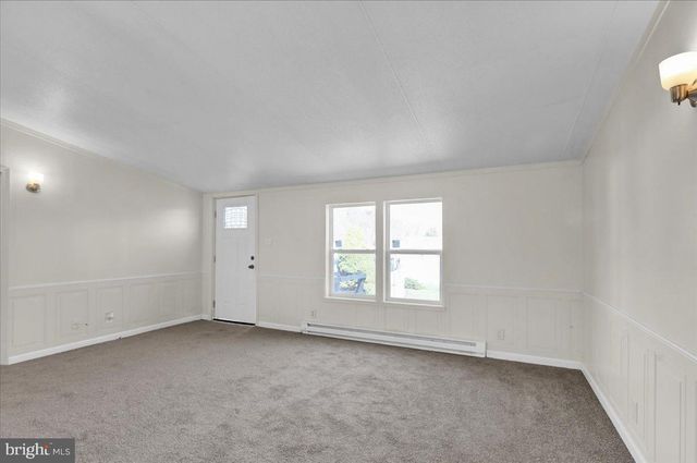 327 OAK ST, Hamburg, PA 19526