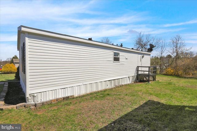 327 OAK ST, Hamburg, PA 19526