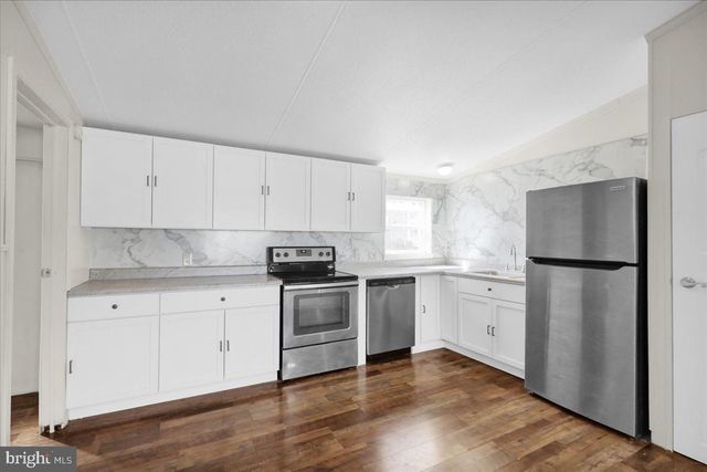 327 OAK ST, Hamburg, PA 19526