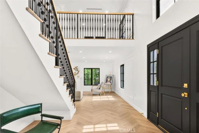 16717 Encino Hills Drive, Encino, CA 91436