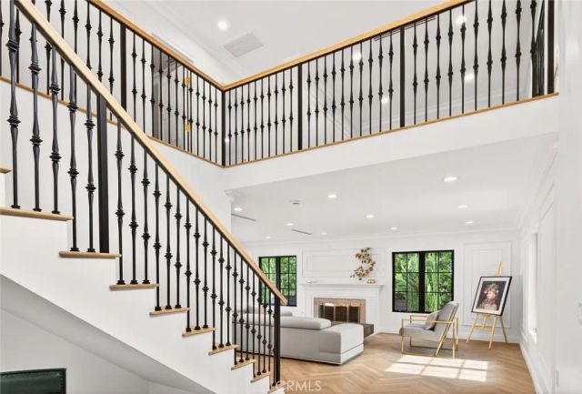 16717 Encino Hills Drive, Encino, CA 91436