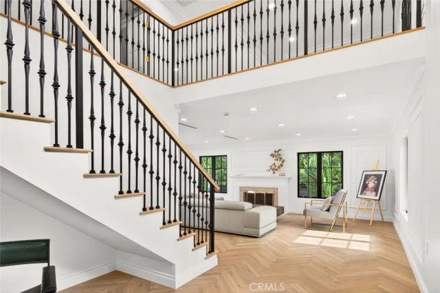 16717 Encino Hills Drive, Encino, CA 91436