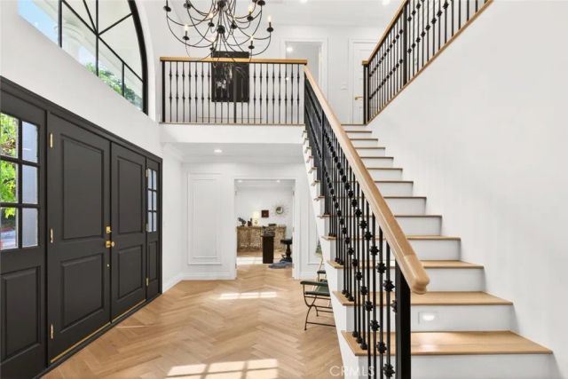 16717 Encino Hills Drive, Encino, CA 91436