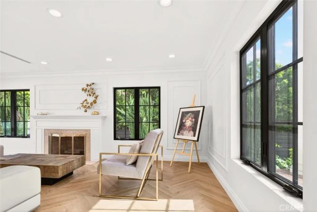 16717 Encino Hills Drive, Encino, CA 91436