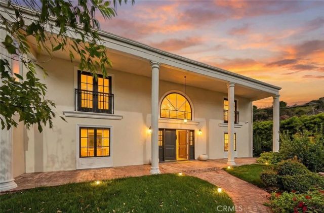 16717 Encino Hills Drive, Encino, CA 91436