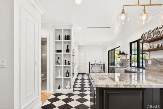 16717 Encino Hills Drive, Encino, CA 91436