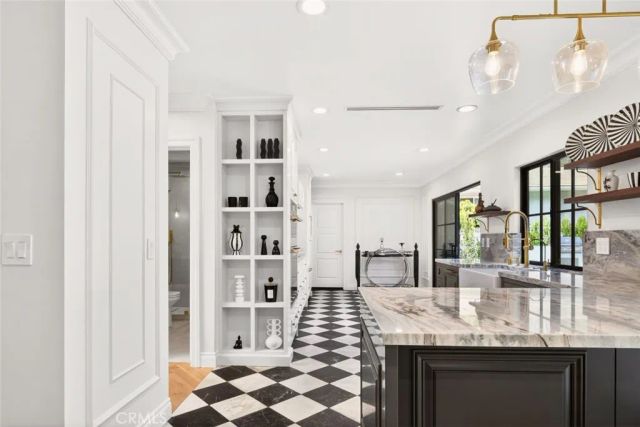 16717 Encino Hills Drive, Encino, CA 91436