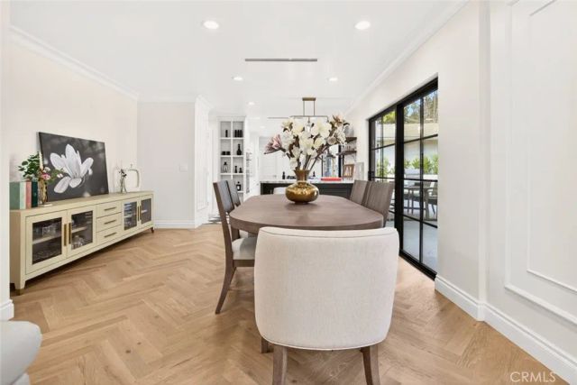 16717 Encino Hills Drive, Encino, CA 91436