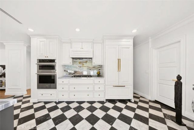 16717 Encino Hills Drive, Encino, CA 91436