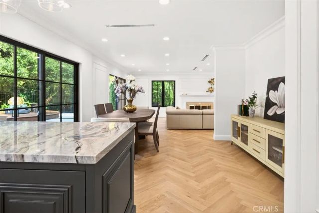 16717 Encino Hills Drive, Encino, CA 91436