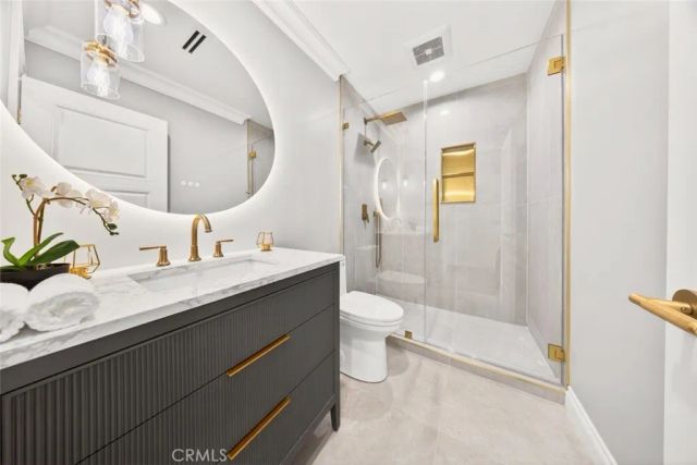 16717 Encino Hills Drive, Encino, CA 91436