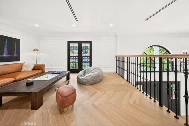 16717 Encino Hills Drive, Encino, CA 91436