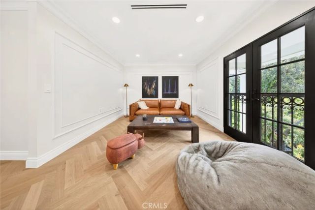 16717 Encino Hills Drive, Encino, CA 91436