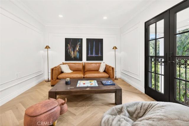 16717 Encino Hills Drive, Encino, CA 91436