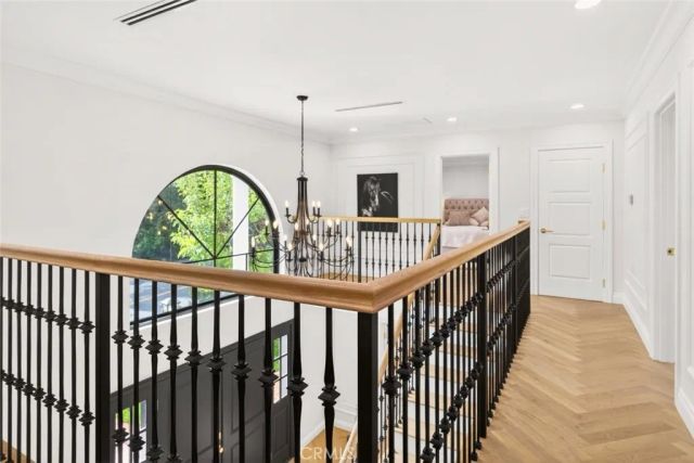 16717 Encino Hills Drive, Encino, CA 91436