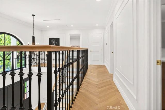 16717 Encino Hills Drive, Encino, CA 91436