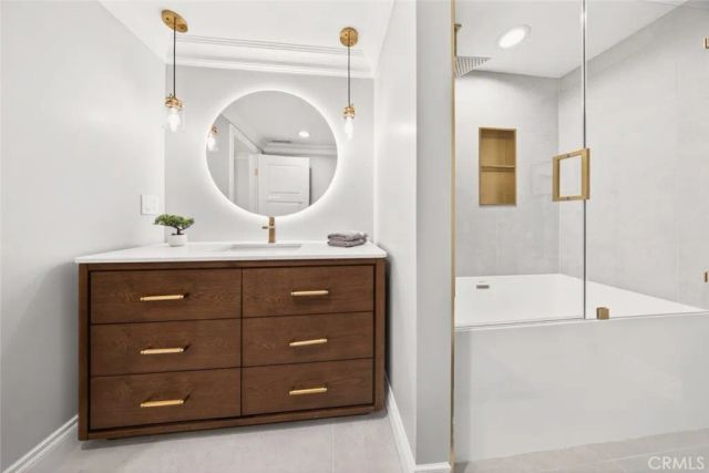 16717 Encino Hills Drive, Encino, CA 91436