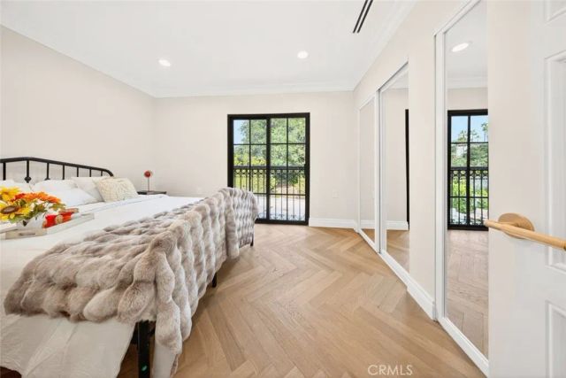 16717 Encino Hills Drive, Encino, CA 91436