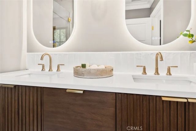 16717 Encino Hills Drive, Encino, CA 91436